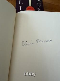 Alice Munro / SELECTED STORIES Signed 1st Edition 1996 VG Slipcase