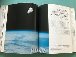 Carl Sagan PALE BLUE DOT Cosmos signed book First Edition Rare UACC