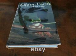 LIFE ON EARTH RARE Signed By David Attenborough 1st Edition Bundle