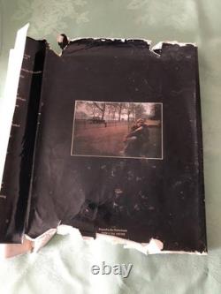 Linda's Pictures. Signed Copy. 1st Edition 1976
