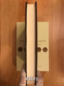 Making Money signed numbered to 2500 slipcase limited Terry Pratchett Discworld