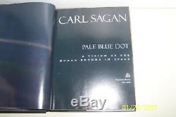 Pale Blue Dot Carl Sagan USA Signed 1994 hardcover Withjacket universe English