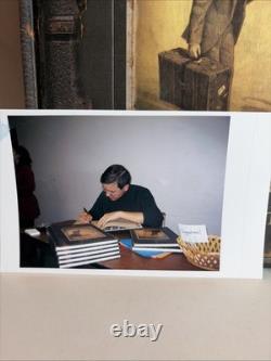 Shaun Tan The Arrival SIGNED 1st/1st With Photo Of Him Signing Collectible