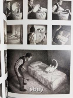 Shaun Tan The Arrival SIGNED 1st/1st With Photo Of Him Signing Collectible