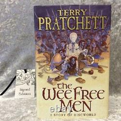 TERRY PRATCHETT THE WEE FREE MEN SIGNED 1st EDITION BOOK 1/1